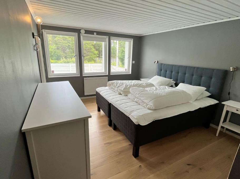 Villa Med Pool Och Bara 600M Till Havet! Trosa Exteriör bild