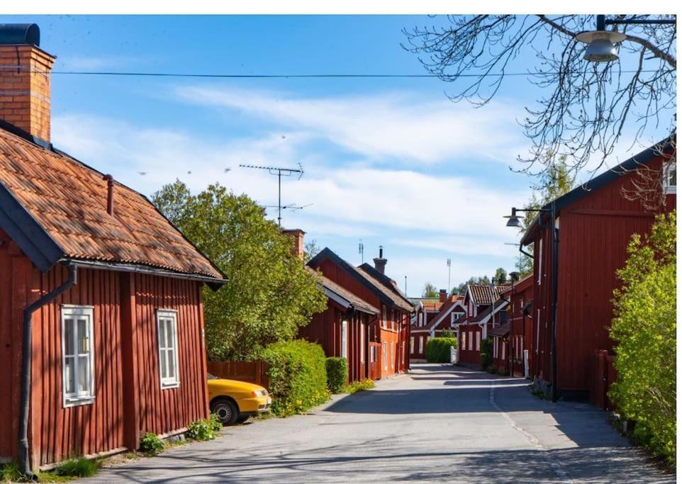 Villa Med Pool Och Bara 600M Till Havet! Trosa Exteriör bild